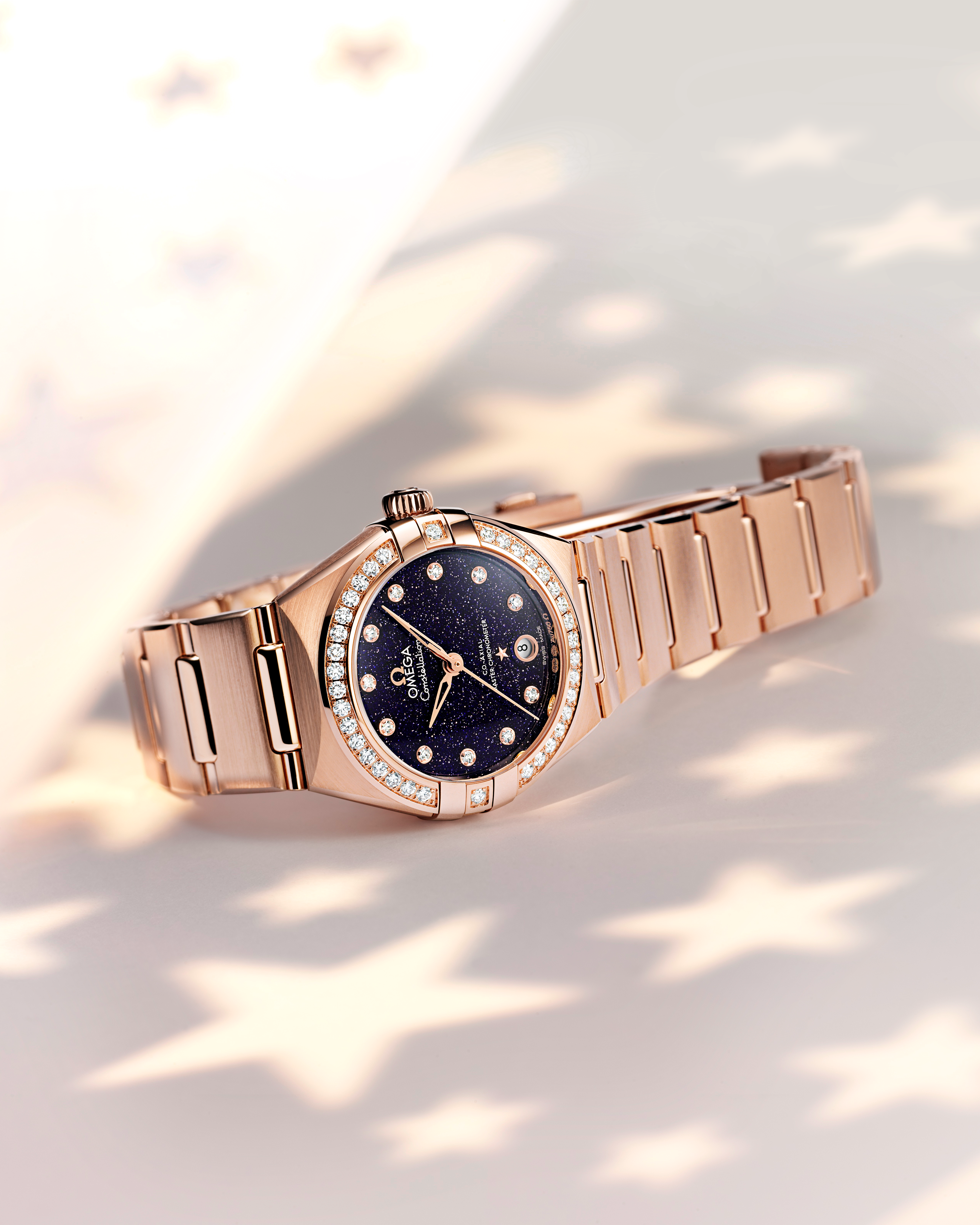 星座系列 29毫米, Sedna™ 18k金表壳 搭配 Sedna™ 18k金表链 - 131.55.29.20.53.003 - 影像 4